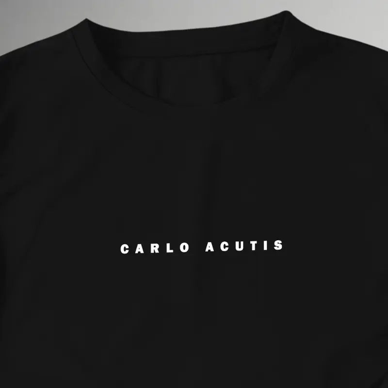 Camiseta T-Shirt "Jovem Santo" – Edição Especial Carlo Acutis